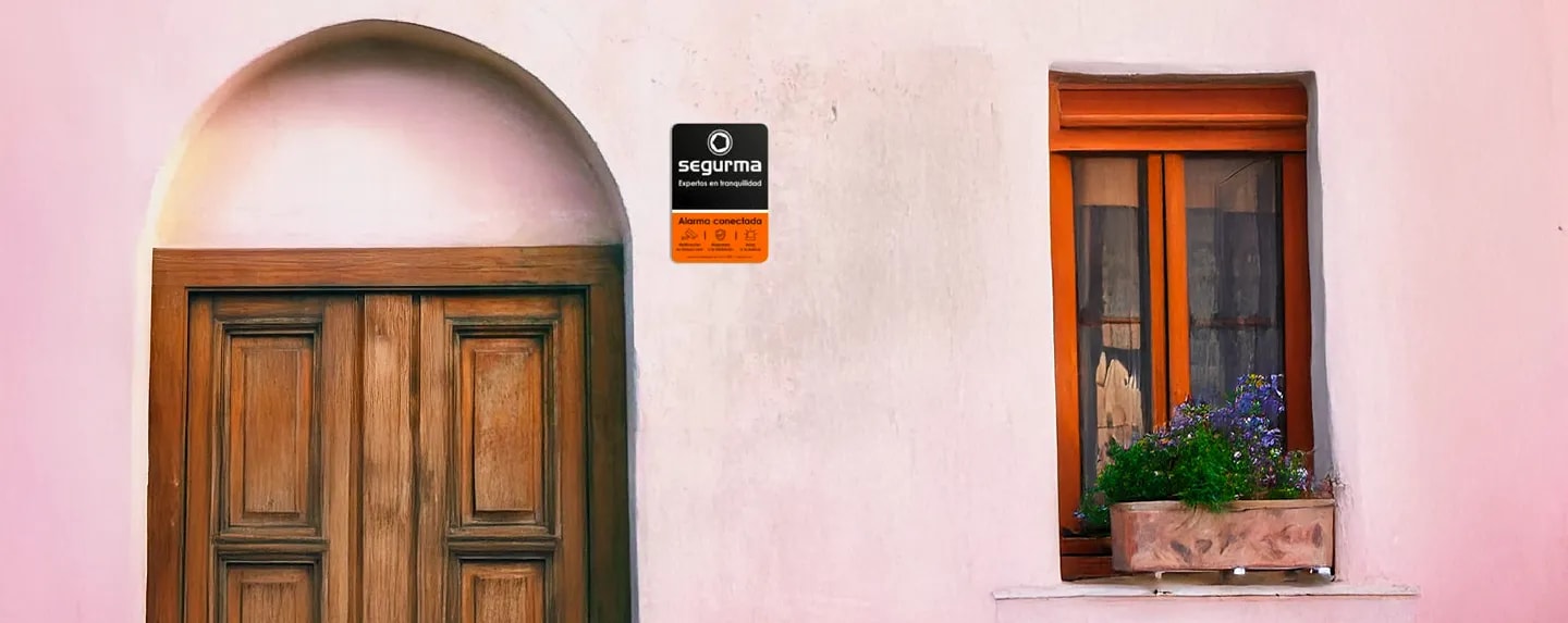 Cartel disuasorio de alarma para seguridad en hogares y negocios, con señalización clara y materiales resistentes